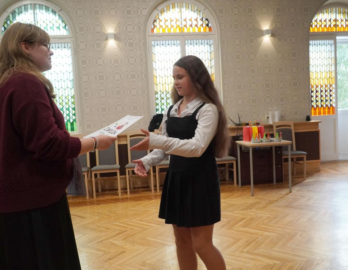 Par Skaļās lasīšanas sacensības čempiona titulu sacentīsies Māra Rimicāne no Bauskas Valsts ģimnāzijas