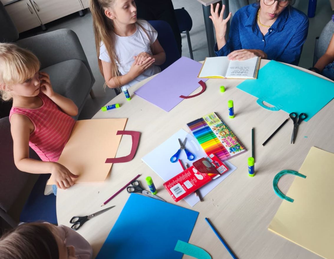Aizvadīta iedvesmojo&scaron;a tik&scaron;anās ar ilustratori Zani Zleme&scaron;u
