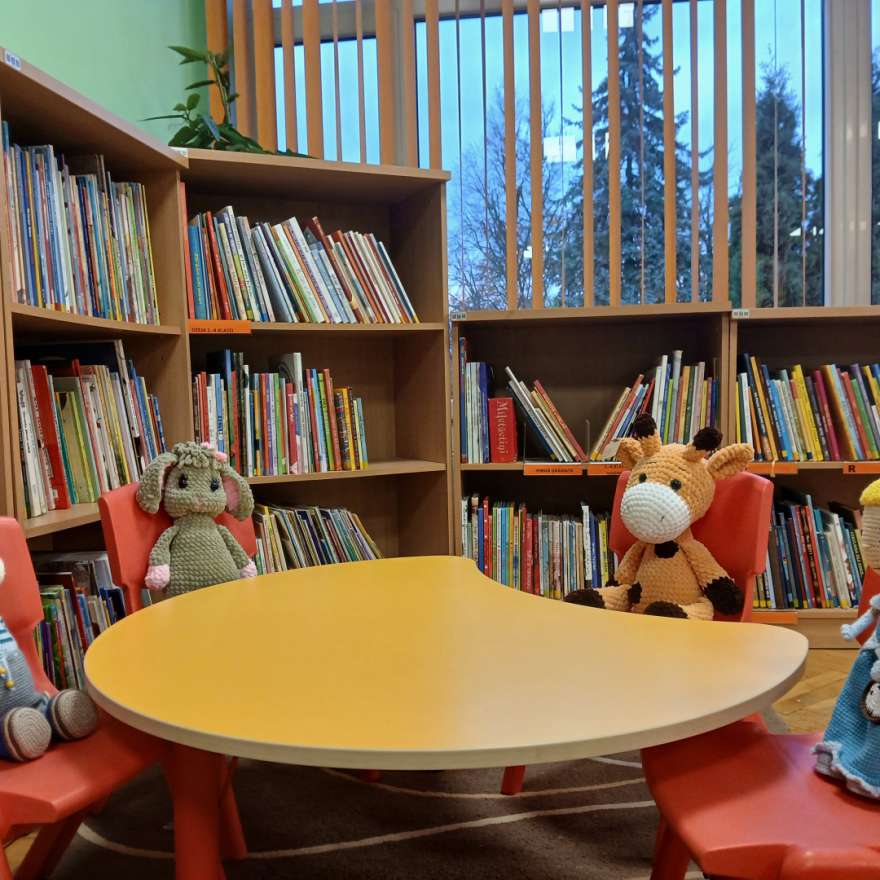 Tamborēto rotaļlietu izstāde Misas bibliotēkā