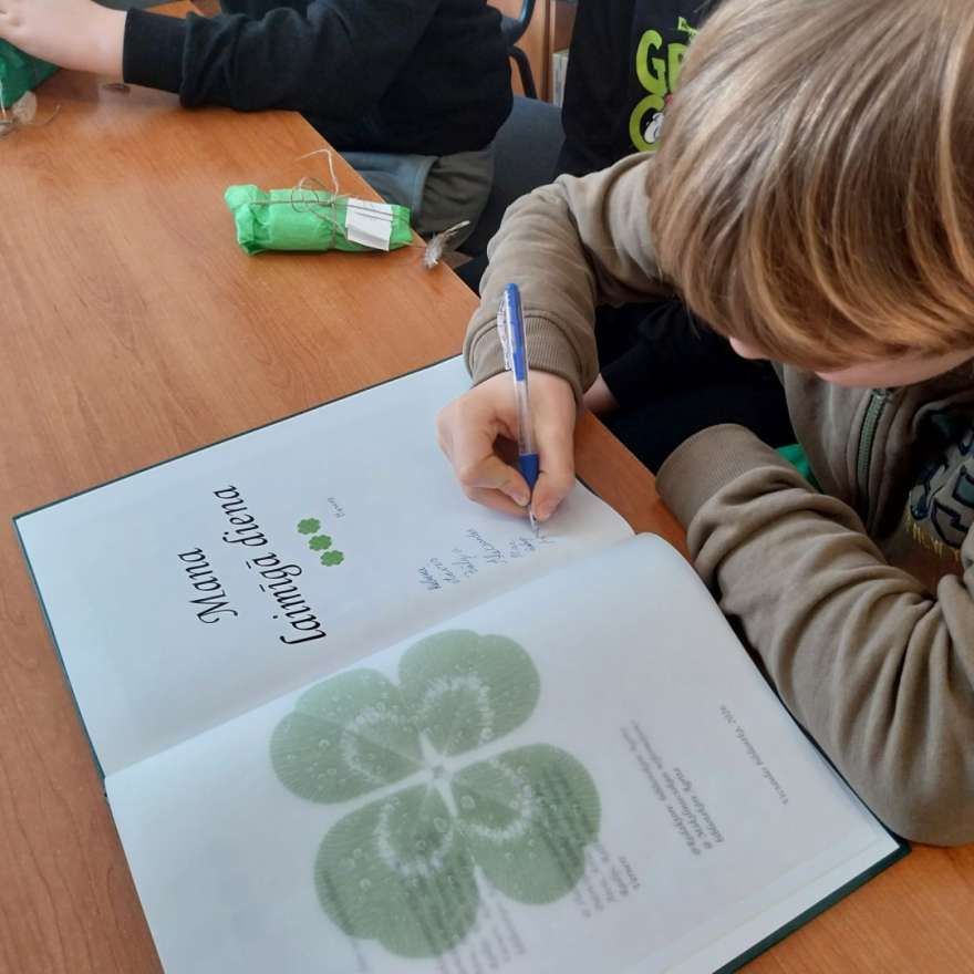 Bērnu rakstītās grāmatiņas 