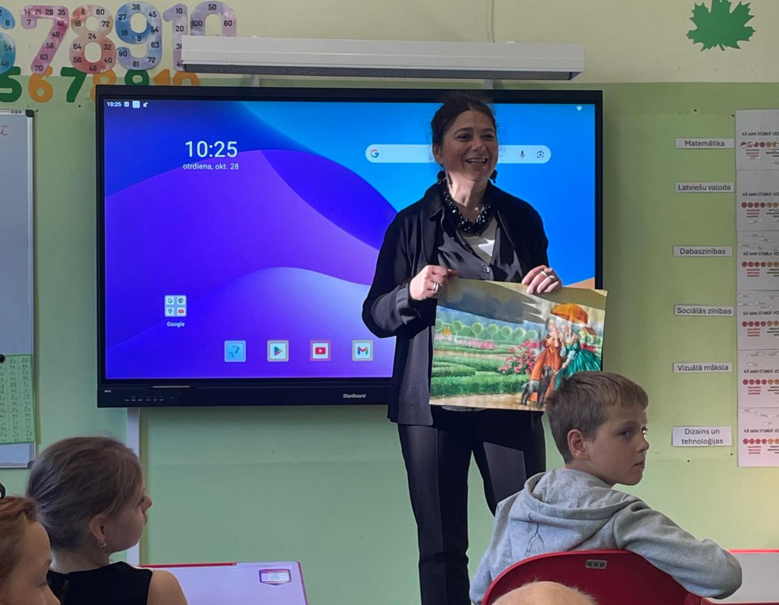 Aizvadīta tikšanās ar grāmatu autori un ilustratori Agiju Staku