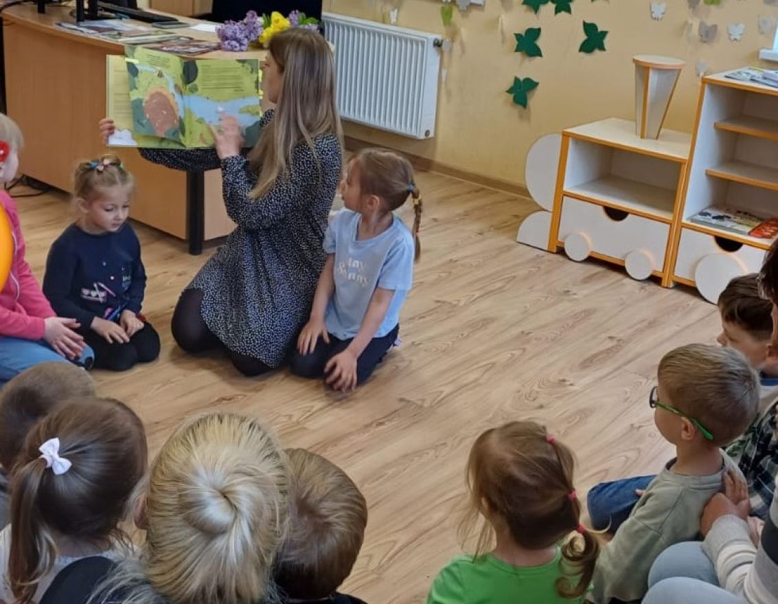 Aizvadīta Bi&scaron;u diena Kurmenes bibliotēkā