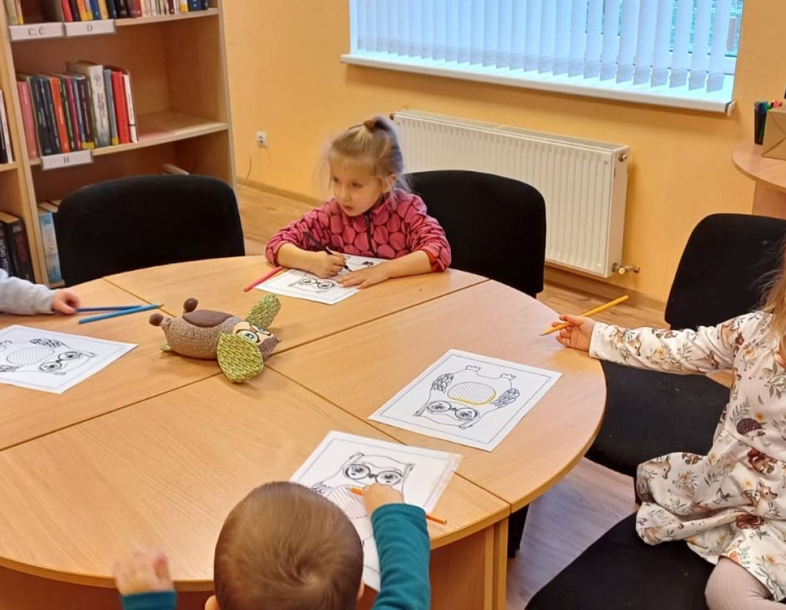 Aizvadīta tik&scaron;anās ar bērnu grāmatu autori Zani Zustu