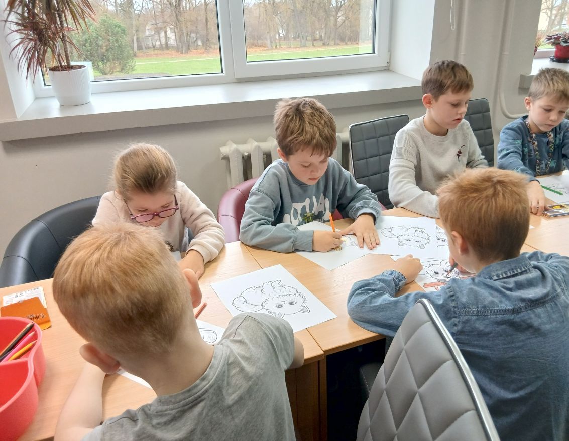 Lasīšanas stunda bērniem rītausmā