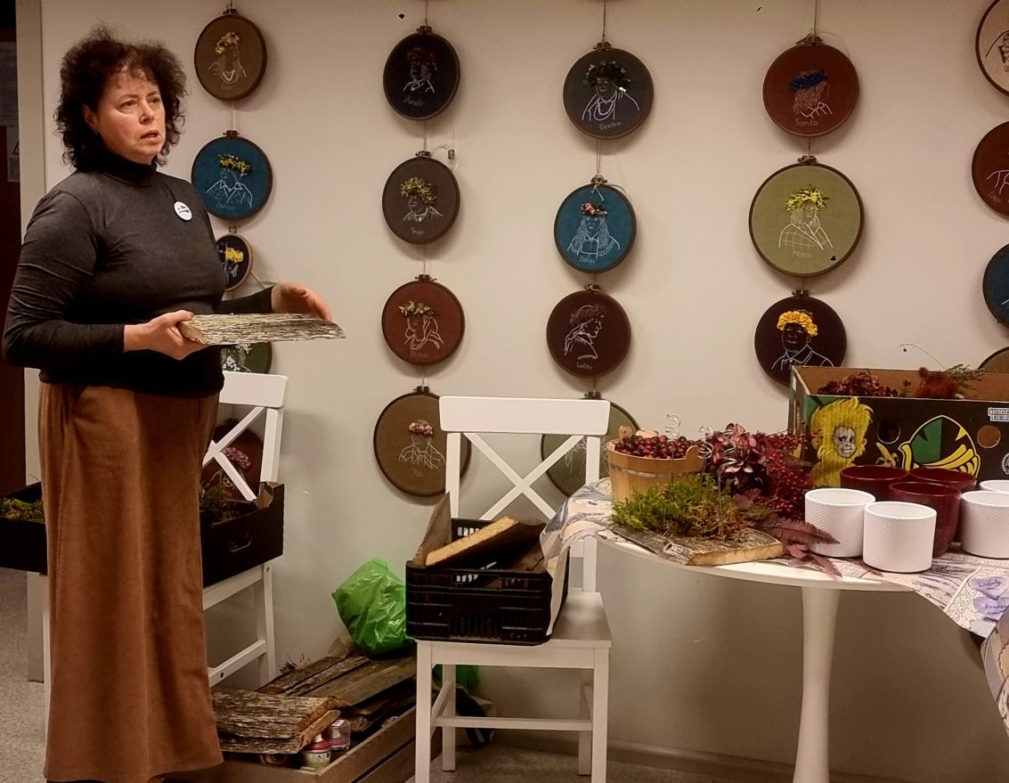 Valsts svētku galda dekora izveide Zorģu bibliotēkā