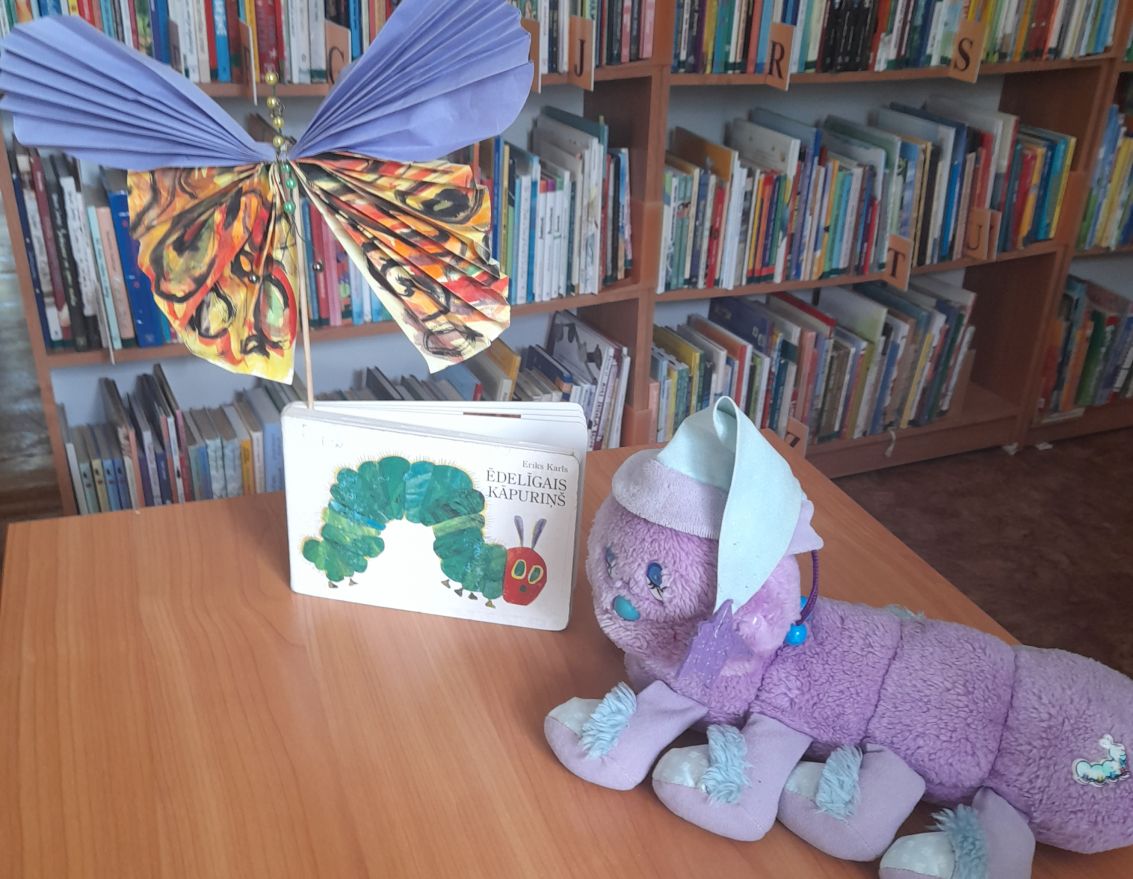 Pasaku rīts Vecsaules bibliotēkā