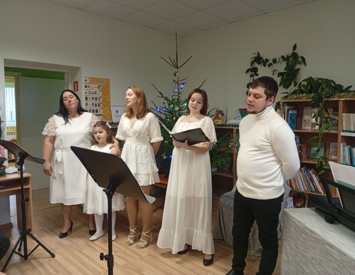 Literāri muzikāla pēcpusdiena "Ziemassvētku noskaņās".