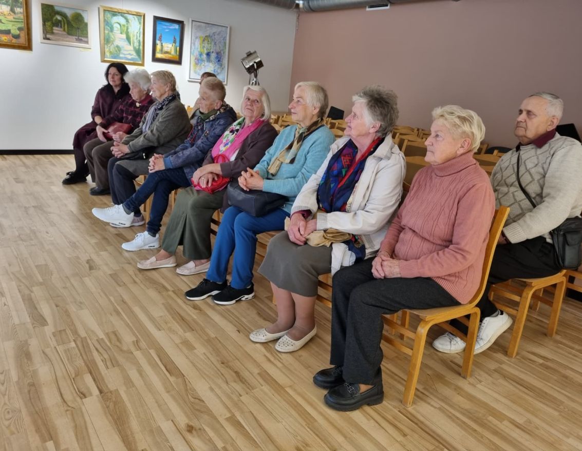  Senioriem veltīta pēcpusdiena "Svinam dzīvi!"