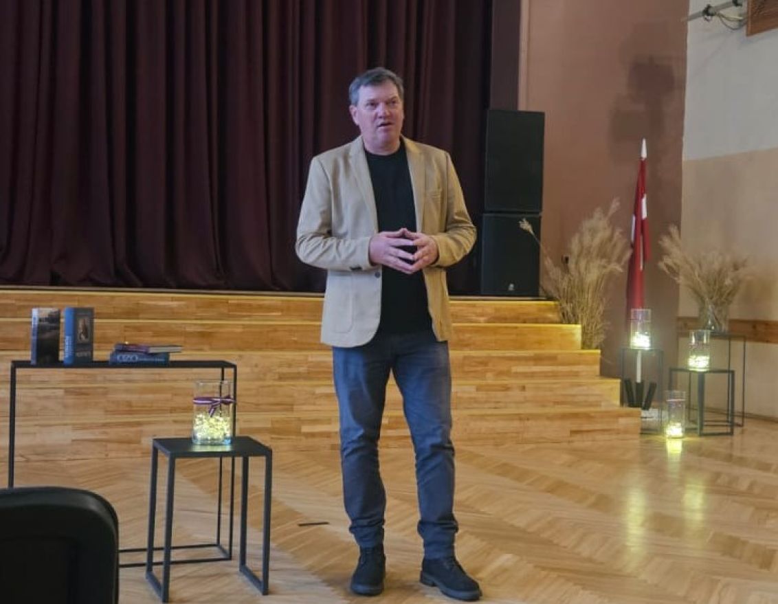 Aizvadīta tikšanās ar Armandu Puči