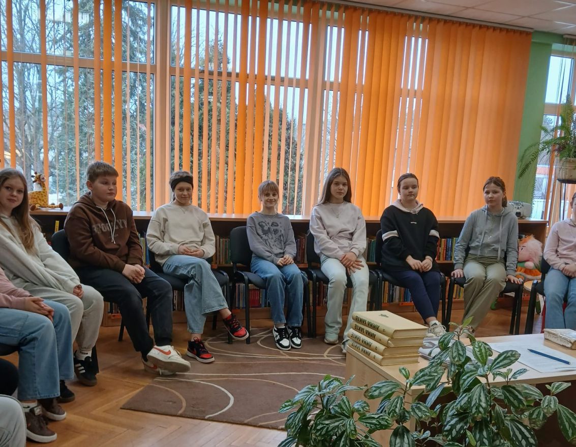 Annai Saksei veltītas bibliotekārās stundas