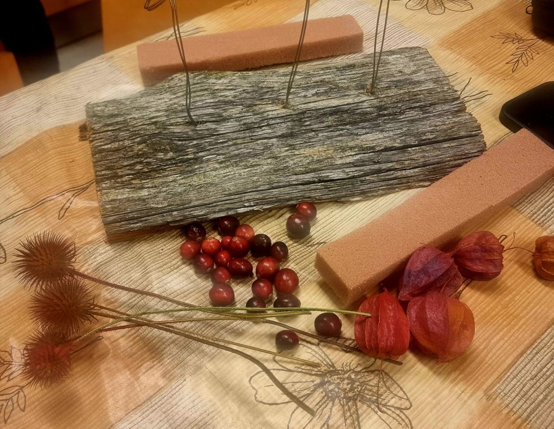 Valsts svētku galda dekora izveide Zorģu bibliotēkā