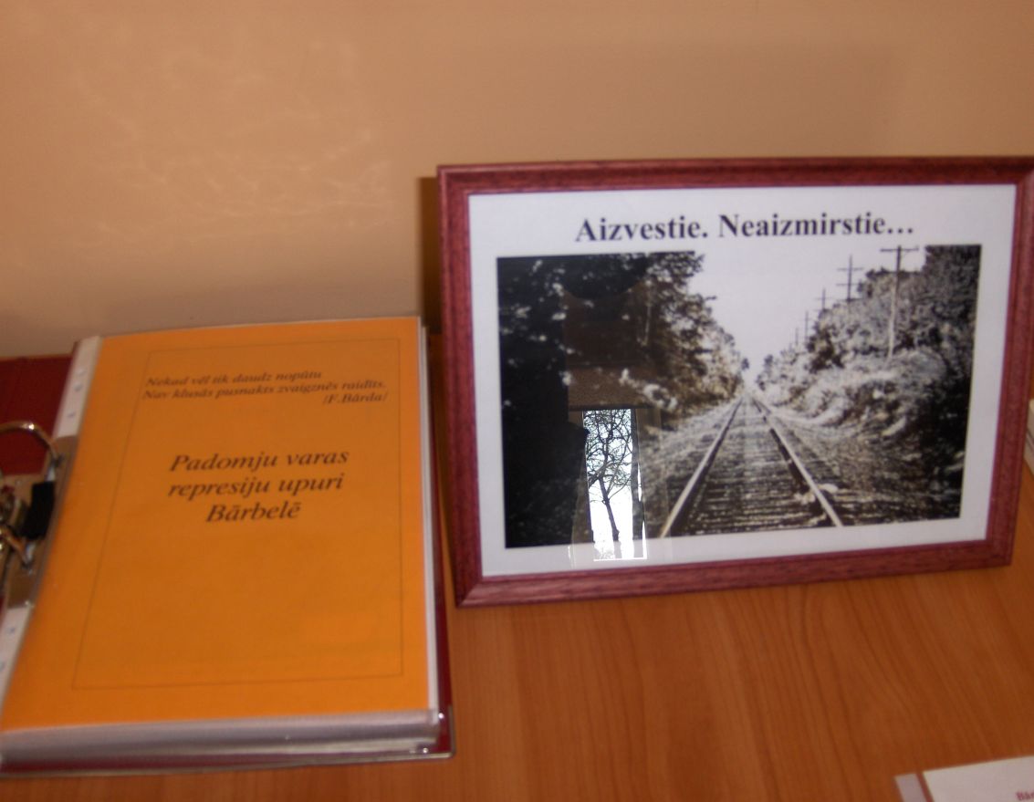 Novadpētniecības materiālu izstāde "Aizvestie. Neaizmirstie"