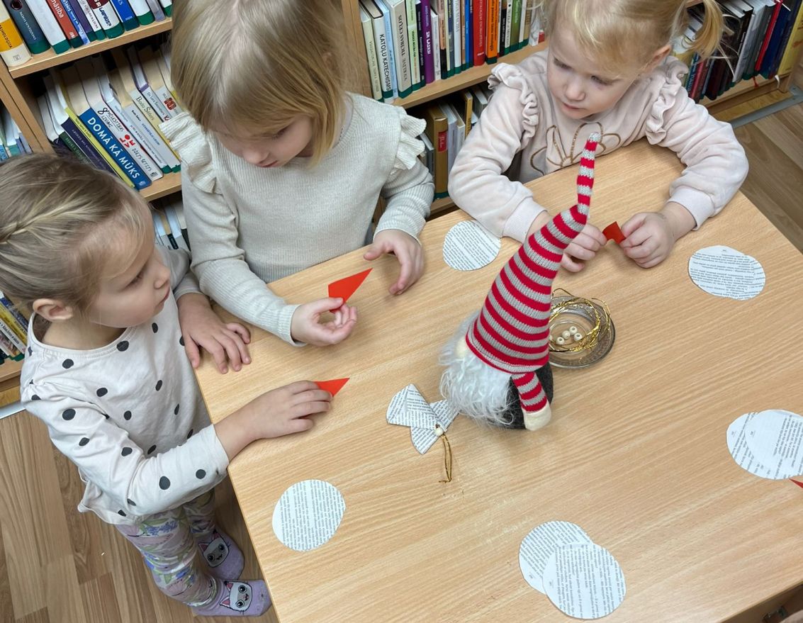 Vecumnieku pagasta bibliotēkā aizvadīta priekpilna nedēļa
