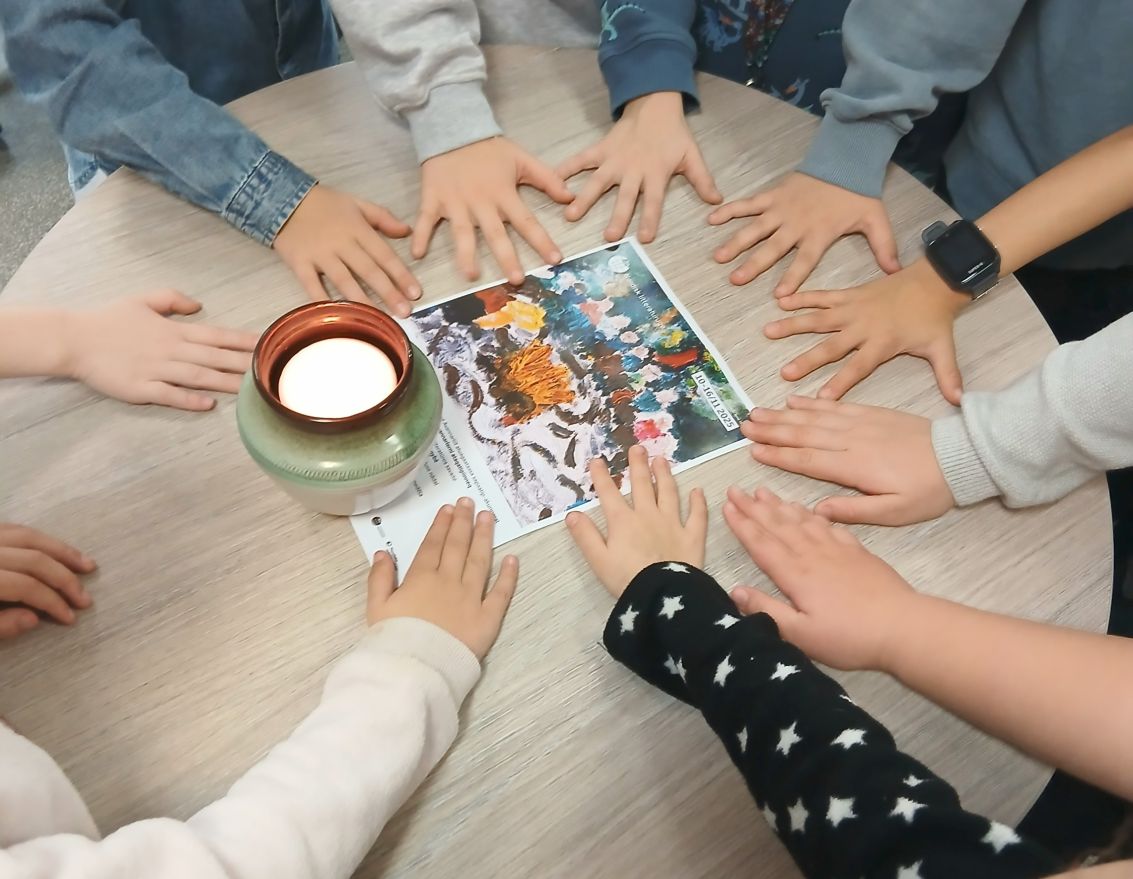 Lasīšanas stunda bērniem rītausmā