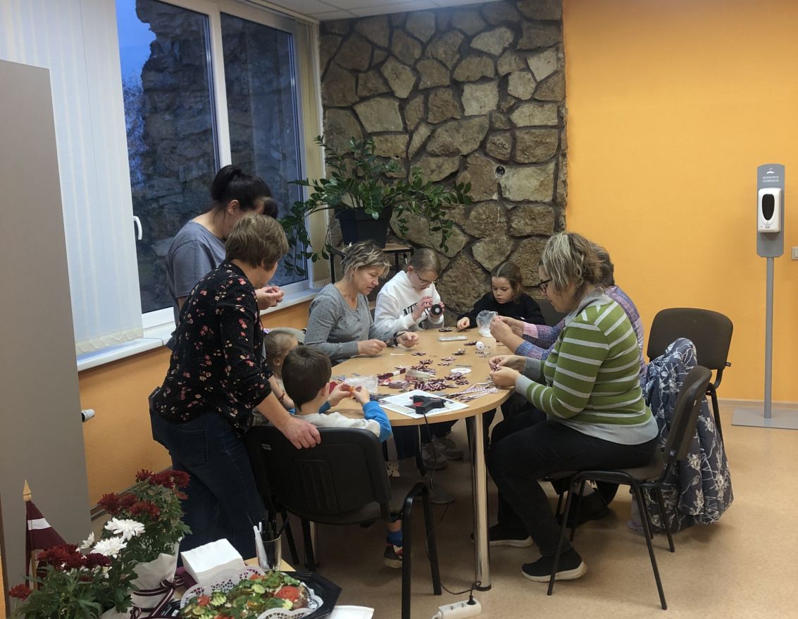 Radošais vakars Grenctālē  "Latvju rotas"