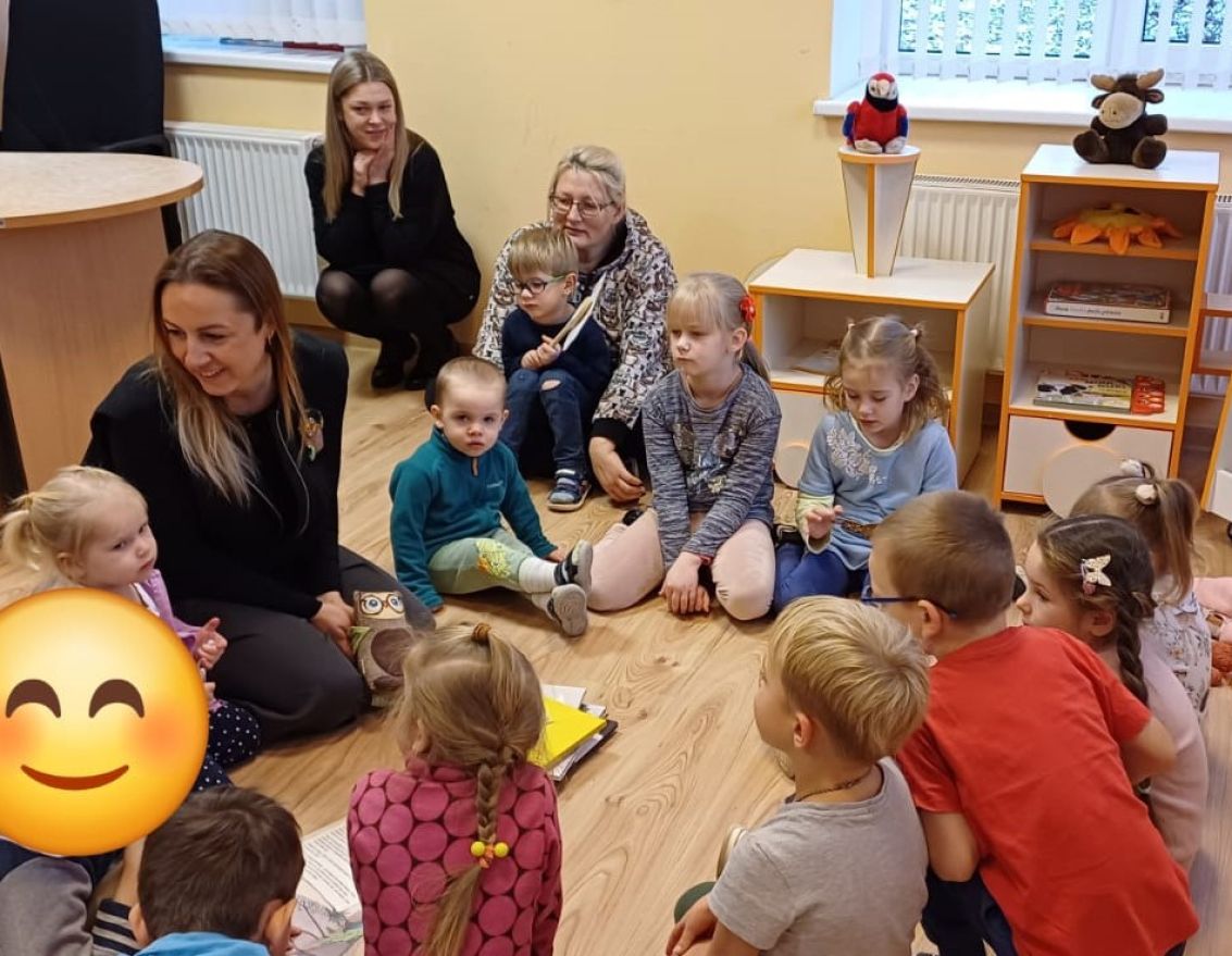 Aizvadīta tik&scaron;anās ar bērnu grāmatu autori Zani Zustu