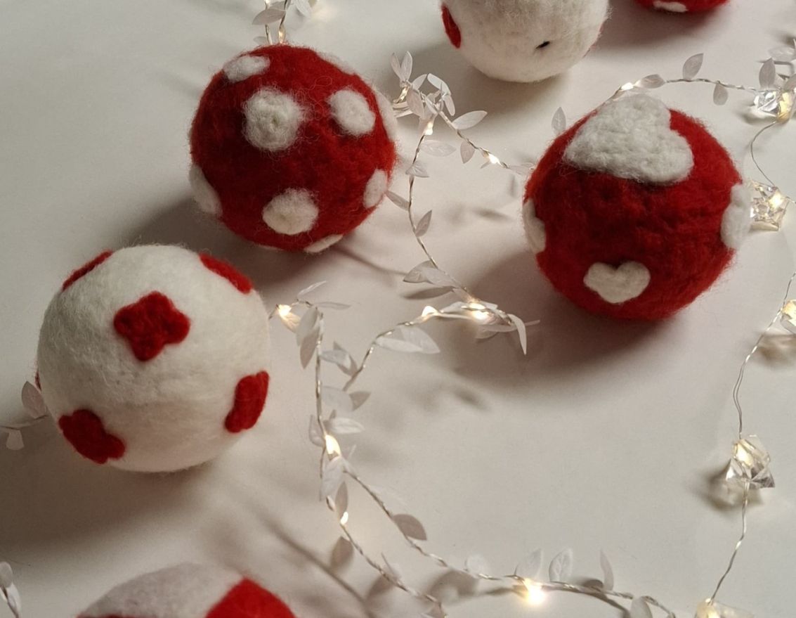 Ziemassvētku rado&scaron;ā darbnīca "Filcētas eglī&scaron;u bumbas" 