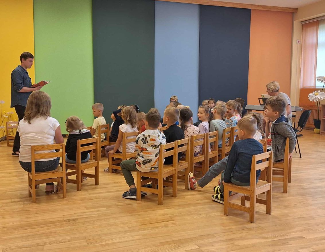 PII Mārpuķīte aizvadīta tikšanās ar dzejnieku Krišjāni Zeļģi