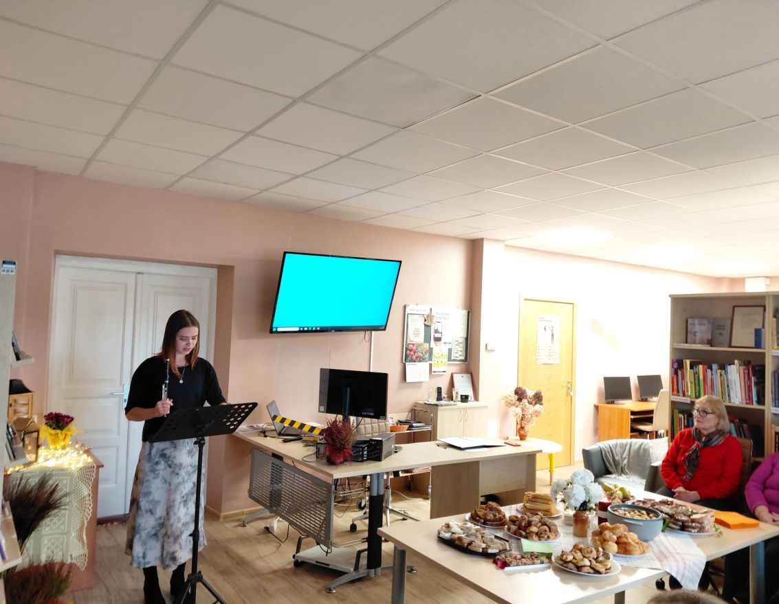 Pasākums senioriem "Starp rudens košajām lapām"