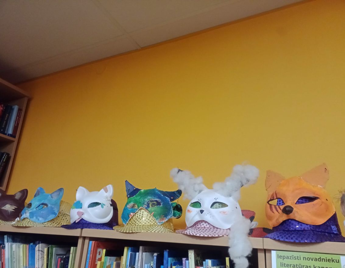 Megijas Kauliņas izstāde Vecumnieku pagasta bibliotēkā