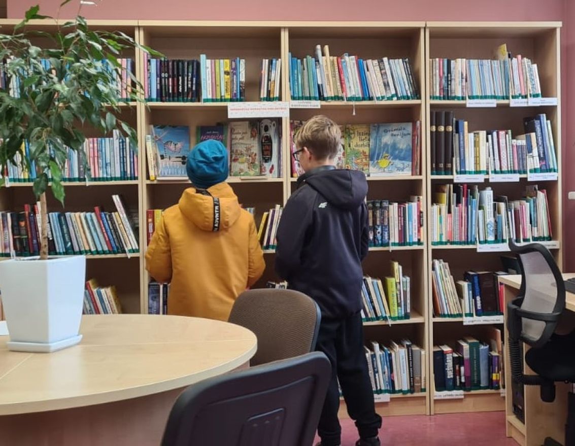 Aizvadīts atraktīvs pasākums Mūsas ciema bērniem "Grāmatu kvests"