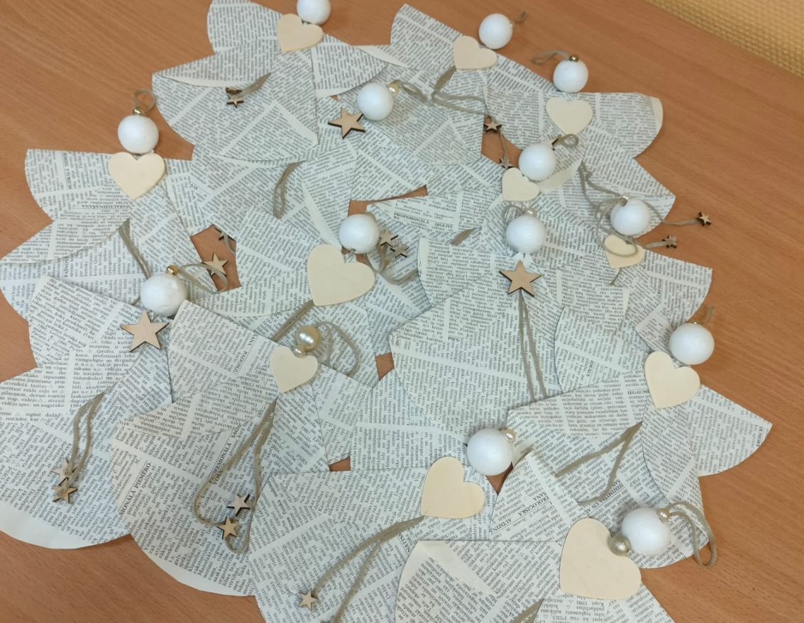 Aizvadīts sirdssilts Ziemassvētku eglītes dekorē&scaron;anas pasākums