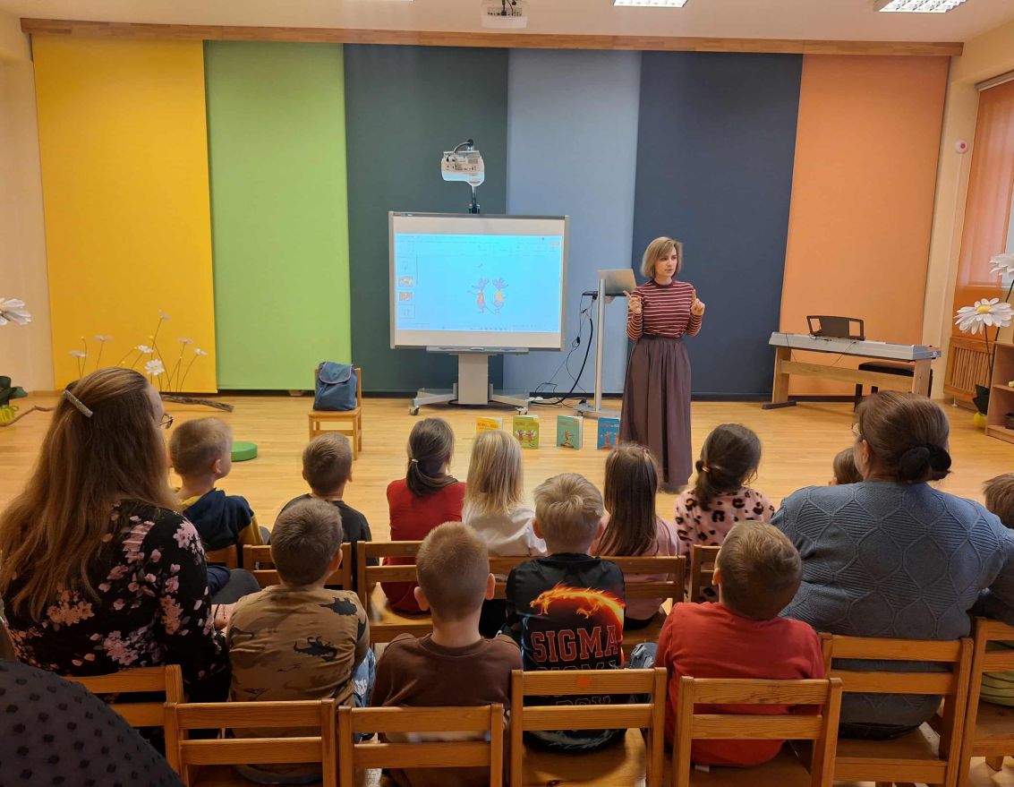 Tikšanās ar bērnu grāmatu autori Eviju Gulbi