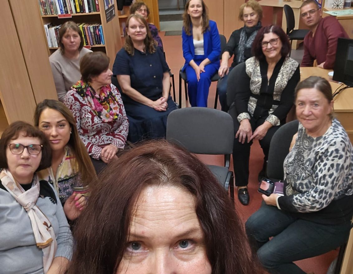 Aizvadīta tikšanās ar grāmatas "Vienaldzīgo nav!" autorēm