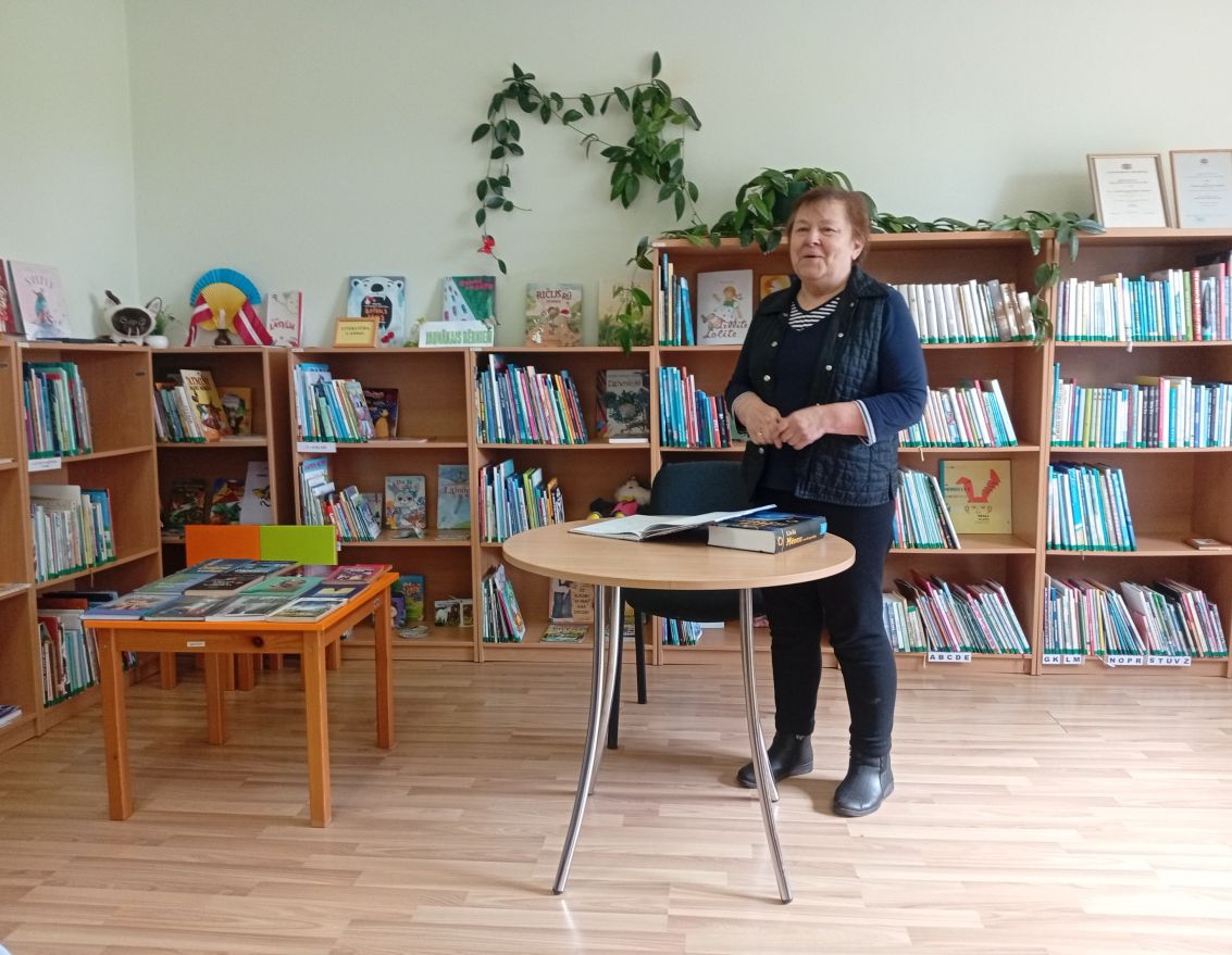 Aizvadīta tikšanās ar rakstnieci Dzintru Šulci