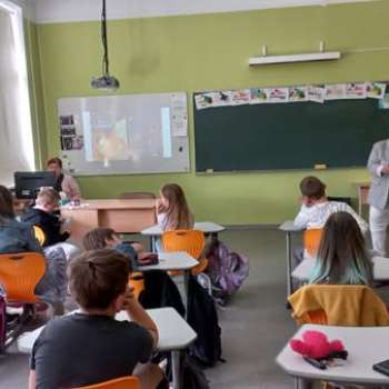 Iecavas bērnu bibliotēkā startēta "Bērnu, jauniešu un vecāku žūrija"