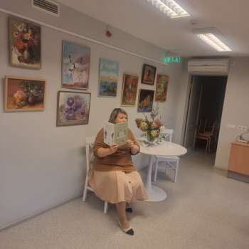 Bērni ietērpj Zorģu bibliotēku rudens rotā