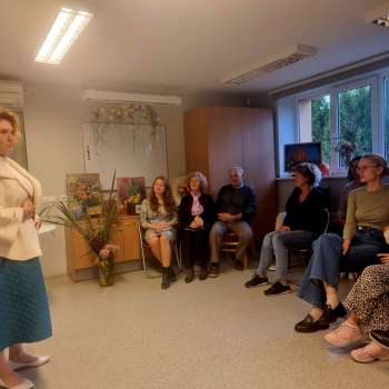 Tikšanās ar grāmatas "Laimes putekļi" autori Ievu Branti