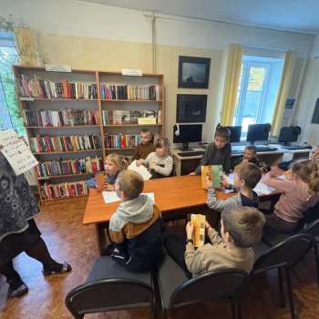 Skaļās lasīšanas nodarbība "Lasi un vērtē"