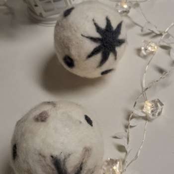 Ziemassvētku rado&scaron;ā darbnīca "Filcētas eglī&scaron;u bumbas" 