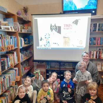 Mazo prātnieku skola "Viens kaķis, divi kaķi" PII "Sauleszaķī&scaron;i"