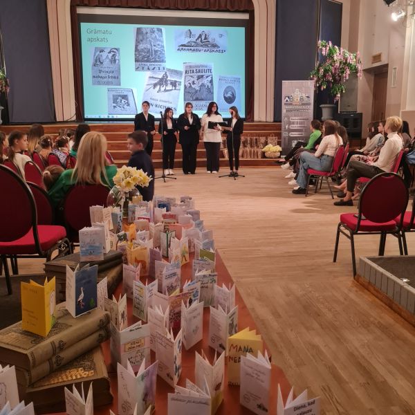 Īsgrāmatiņu konkurss 